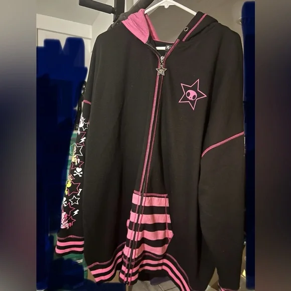 Sold - Picture 2 of 9